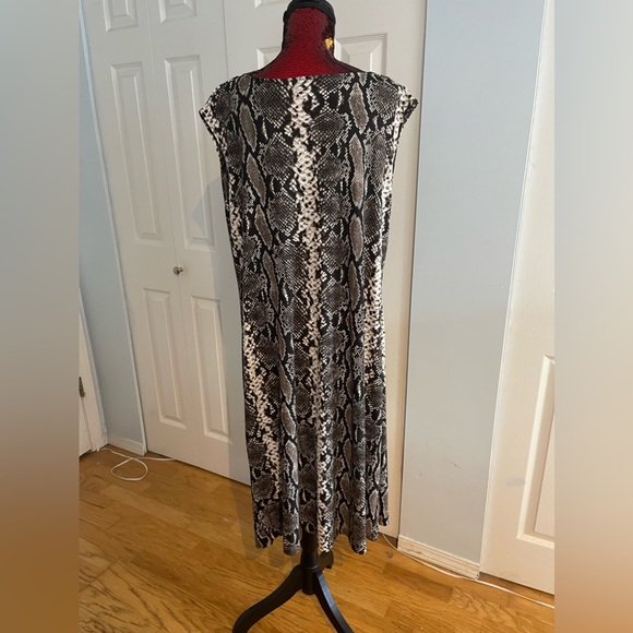 Snake print dress - Picture 5 of 6